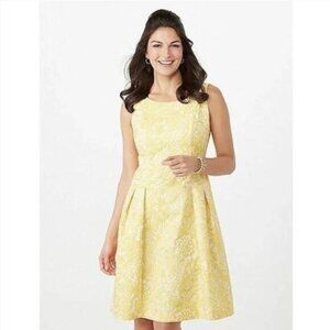 Luxe by Carmen Marc Valvo Sleeveless Yellow Floral Brocade Cocktail Dress Size 8
